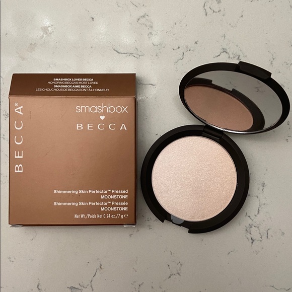 BECCA Other - 🆕Smashbox X BECCA Shimmering Skin Perfector Pressed Highlighter in Moonstone